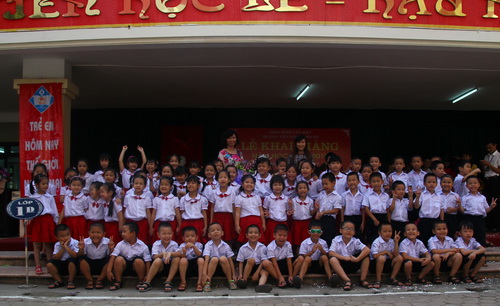 Hà Nội tưng bừng ngày khai trường ảnh 8